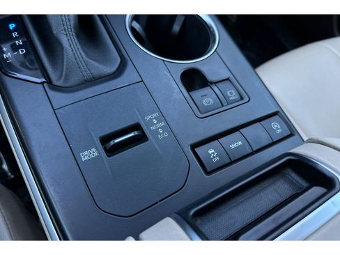 Used 2022 Toyota Highlander XLE image 33