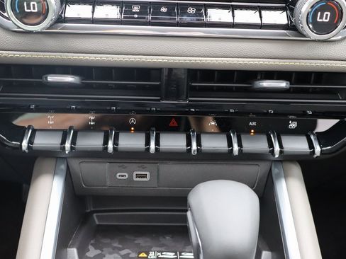 New 2025 Chevrolet Colorado ZR2 w/ Technology Package image 11