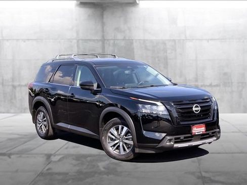 Certified 2025 Nissan Pathfinder SL w/ Black Appearance Package AWD/4WD image 2
