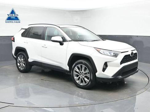 Used 2020 Toyota RAV4 XLE Premium FWD image 1