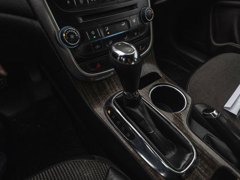 Used 2015 Chevrolet Malibu LT w/ Power Convenience Package image 16