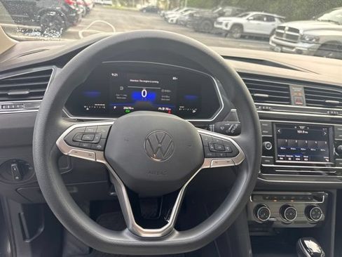 Used 2022 Volkswagen Tiguan S FWD image 9