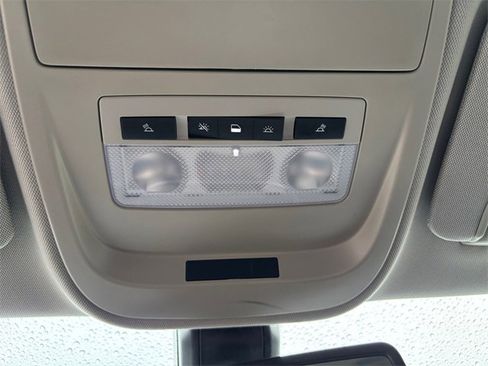 Used 2016 GMC Canyon SLE image 19