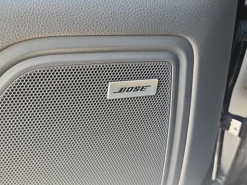 Certified 2025 Porsche Macan image 24