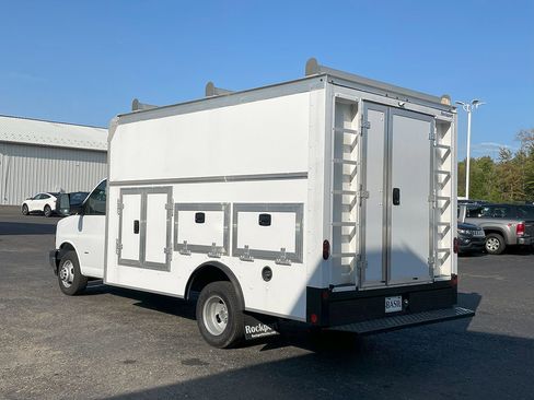 Used 2022 Chevrolet Express 3500 CUTWAY w/ Power Convenience Package image 6