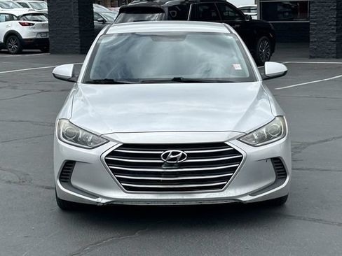 Used 2017 Hyundai Elantra SE FWD image 8