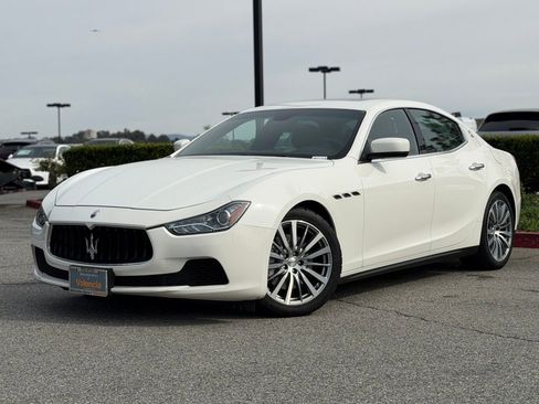 Used 2016 Maserati Ghibli image 2