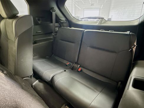 Used 2025 Mitsubishi Outlander SE image 18