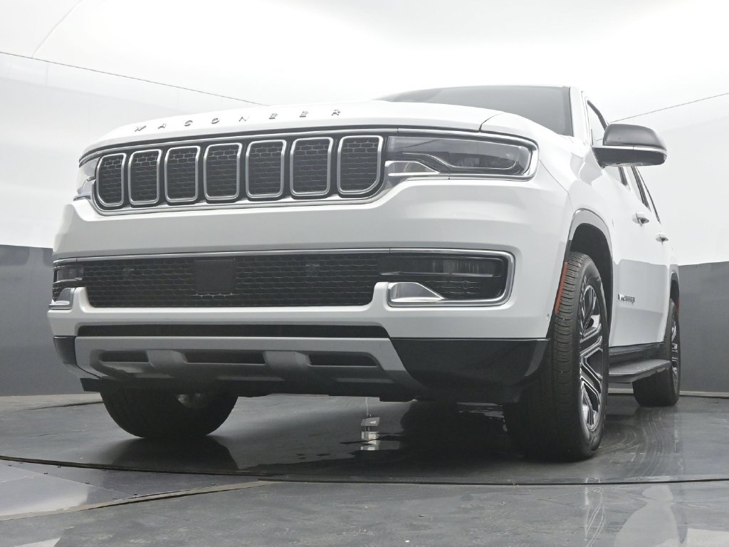 Used 2024 Jeep Wagoneer L Series II AWD/4WD image 51