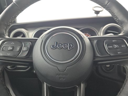 Used 2022 Jeep Wrangler Willys image 27