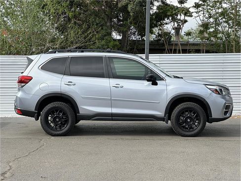 Used 2021 Subaru Forester Limited AWD/4WD image 9