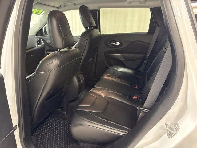Used 2019 Jeep Cherokee Latitude Plus w/ Cold Weather Group FWD image 27