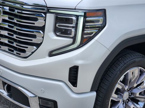 Used 2023 GMC Sierra 1500 Denali w/ Denali Reserve Package AWD/4WD image 28