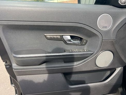 Used 2013 Land Rover Range Rover Evoque Pure Plus w/ Pure Plus Pkg image 21