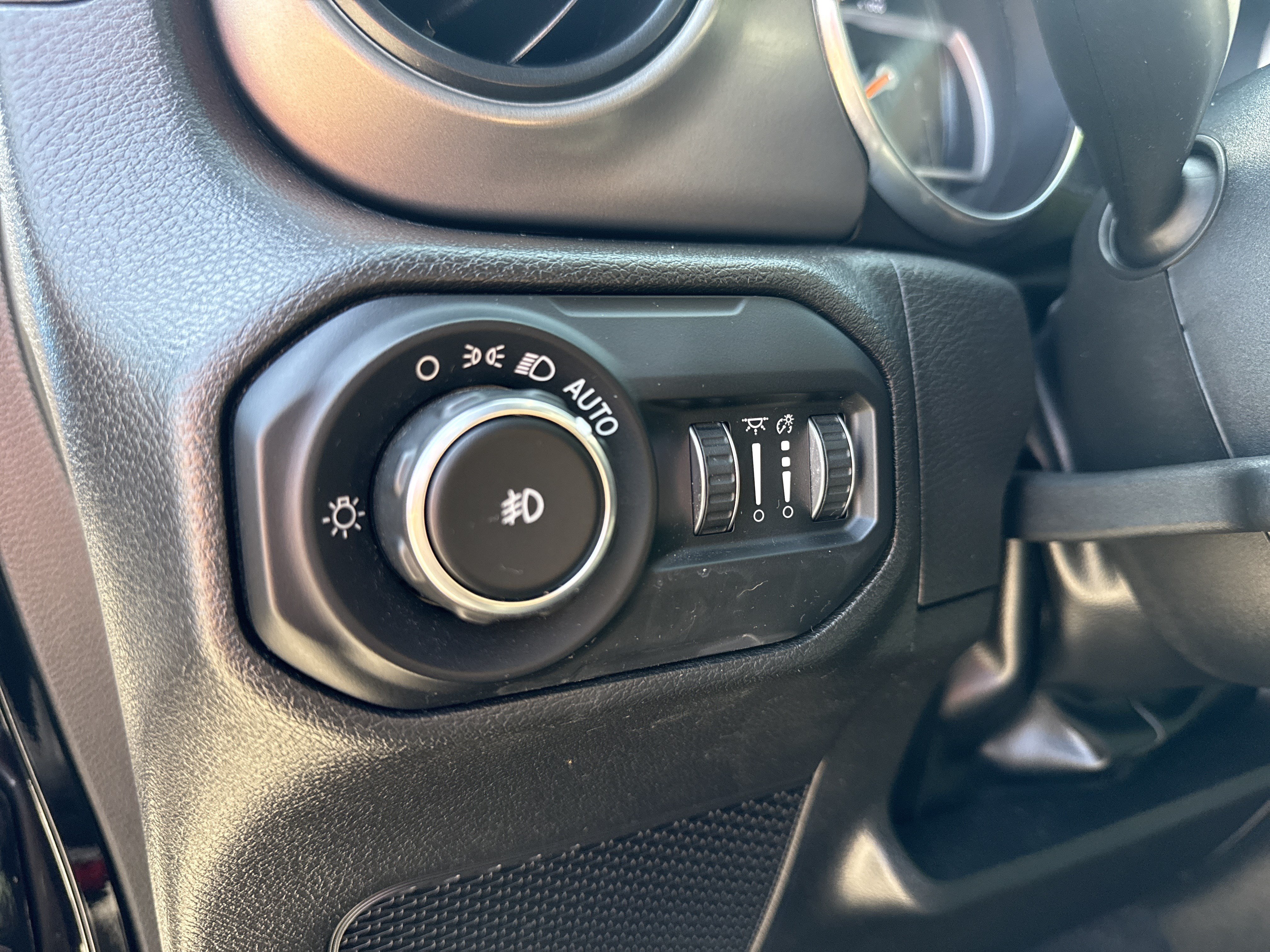 Used 2022 Jeep Wrangler Unlimited Sport AWD/4WD image 31