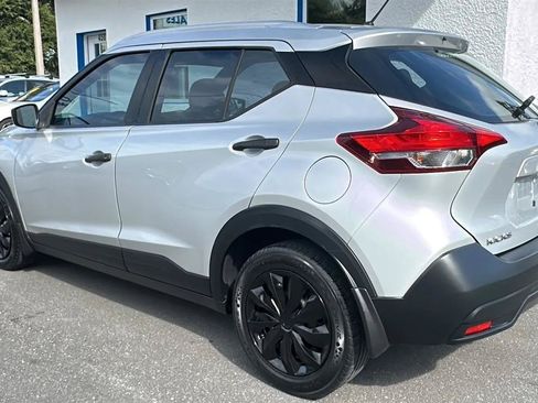 Used 2019 Nissan Kicks S FWD image 10