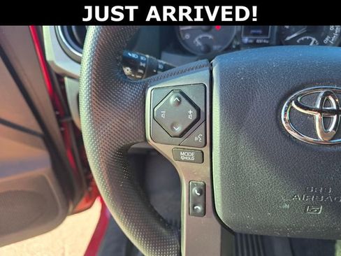 Used 2019 Toyota Tacoma TRD Sport image 11