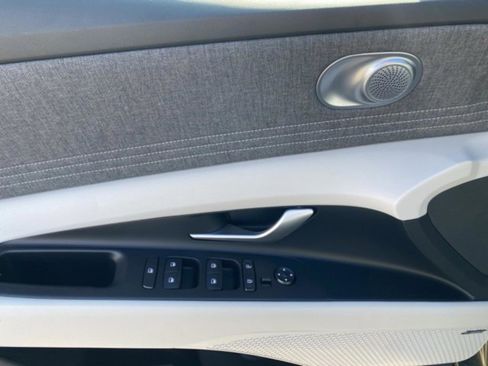 New 2026 Hyundai Elantra Limited FWD image 15