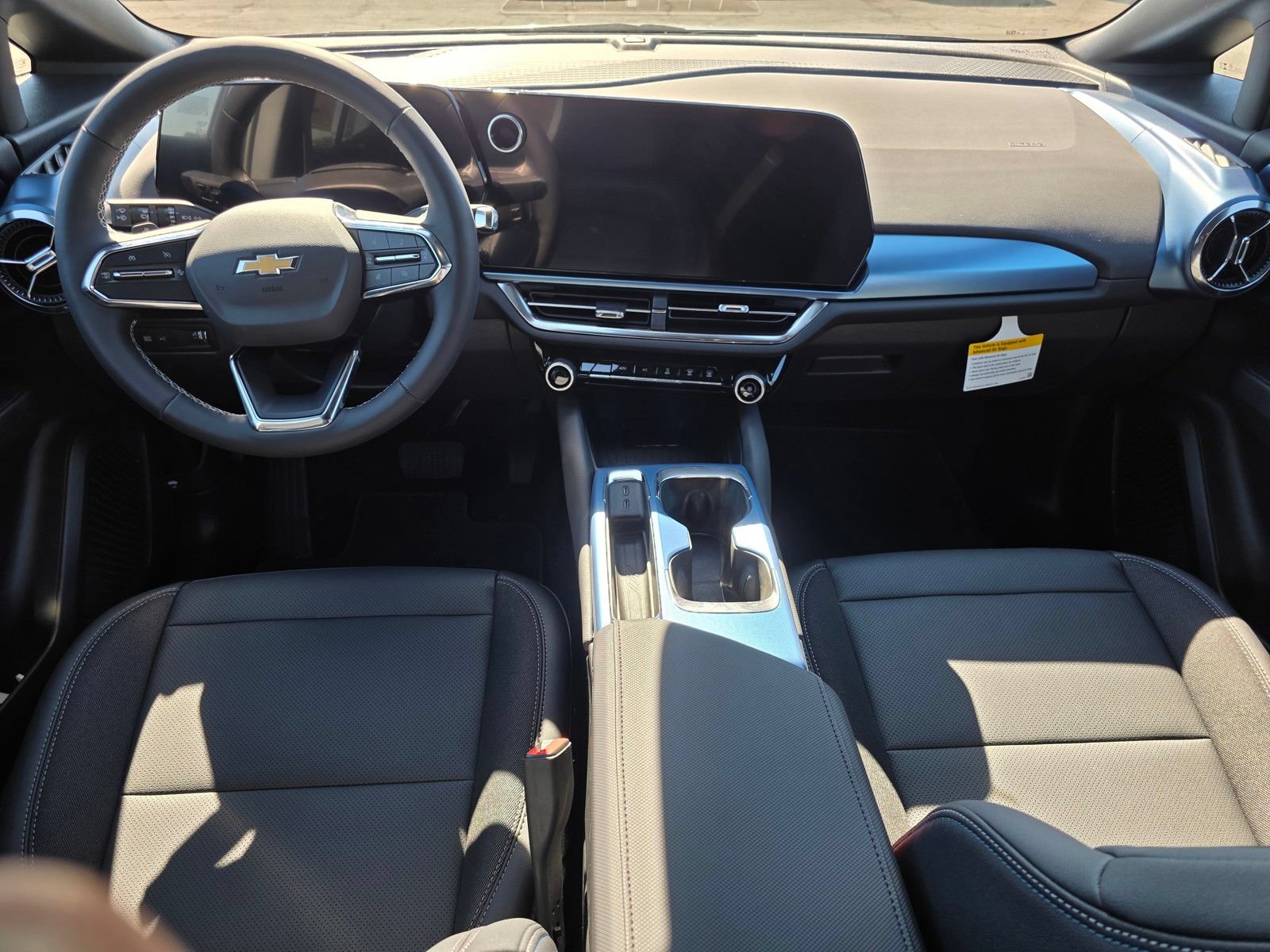 New 2026 Chevrolet Equinox EV LT w/ LPO, Blackout Package FWD image 18