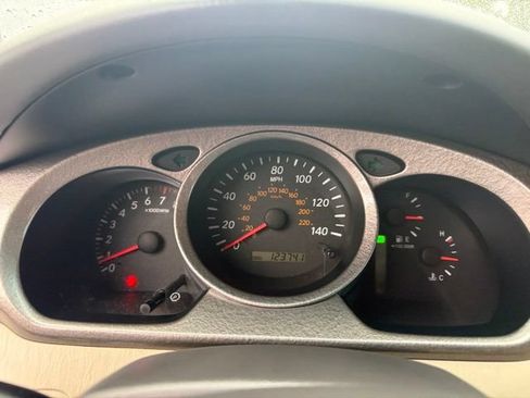 Used 2002 Toyota Highlander 2WD V6 image 11