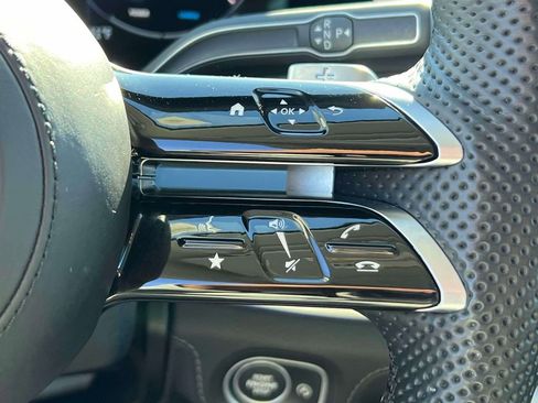 Used 2024 Mercedes-Benz GLS 580 4MATIC image 24