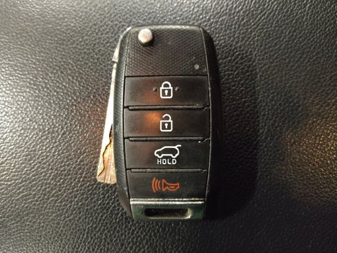 Used 2018 Kia Sportage LX FWD image 32