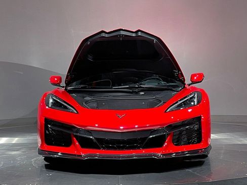 Used 2024 Chevrolet Corvette Z06 RWD image 24