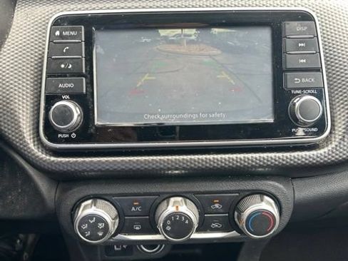 Used 2018 Nissan Kicks S FWD image 18