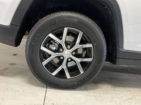 New 2025 Jeep Grand Cherokee Limited image 27