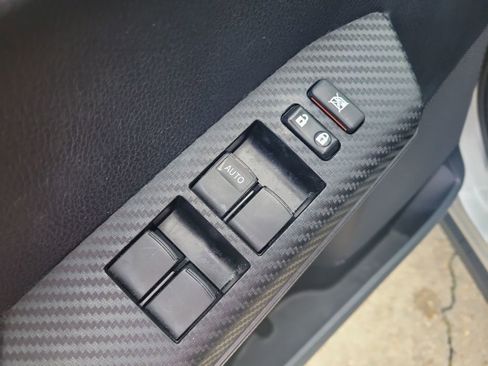 Used 2013 Toyota RAV4 LE image 13