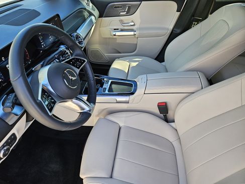 Certified 2025 Mercedes-Benz GLB 250 image 13