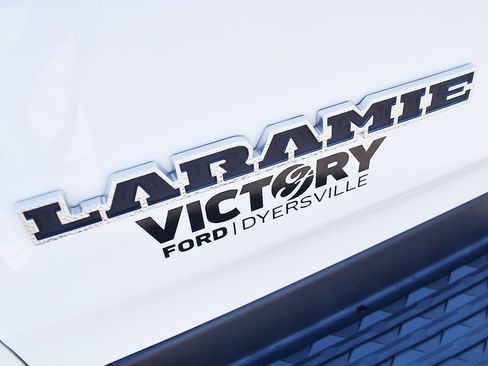 Used 2019 RAM 1500 Laramie AWD/4WD image 9