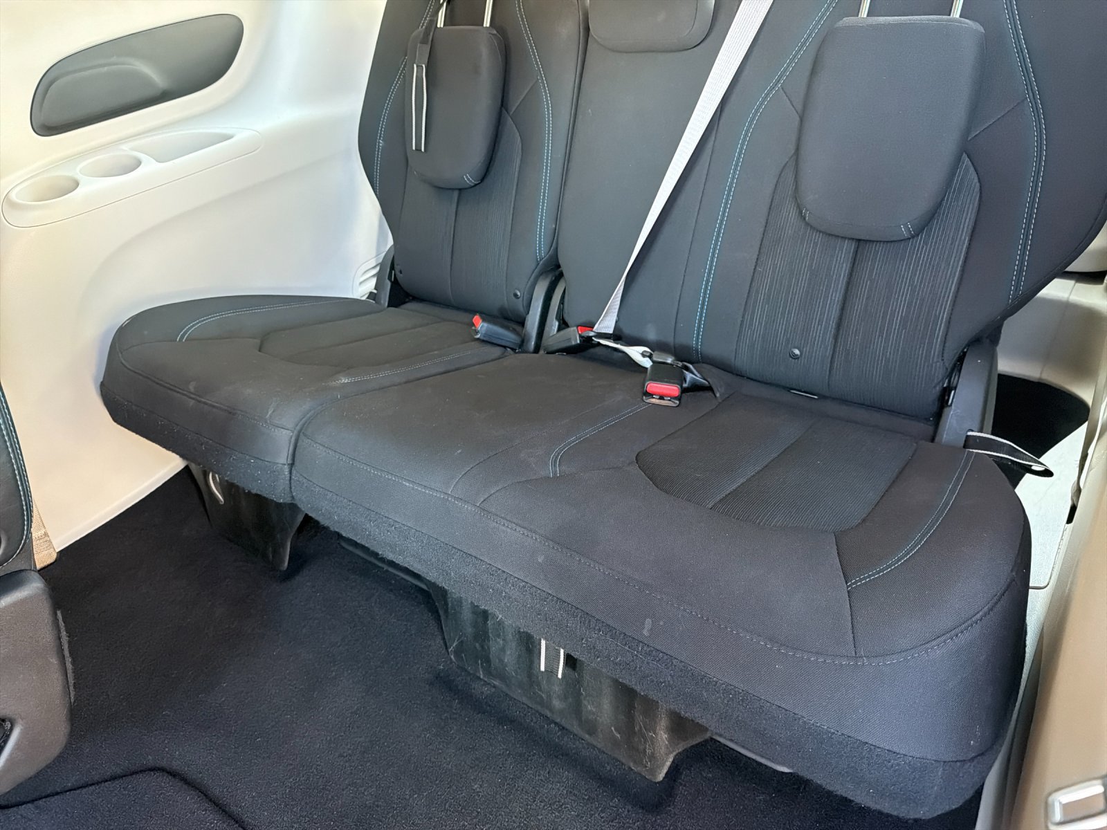 Used 2021 Chrysler Pacifica Touring FWD image 18