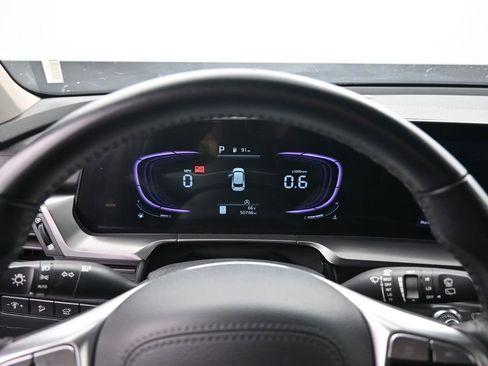 Used 2025 Kia Telluride S image 33