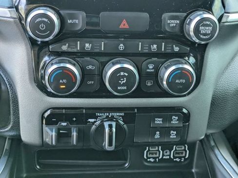 Used 2022 RAM 1500 Laramie AWD/4WD image 28
