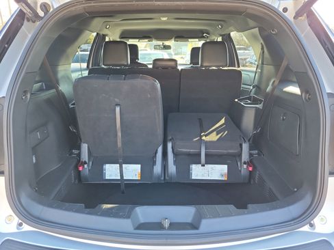 Used 2019 Ford Explorer XLT w/ Equipment Group 202A image 14