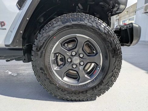 Used 2023 Jeep Gladiator Rubicon w/ Trailer Tow Package AWD/4WD image 10