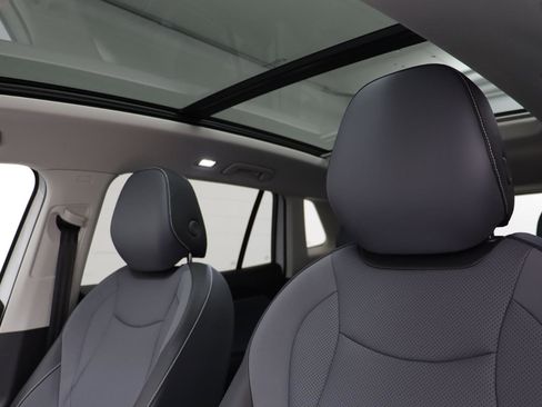 New 2026 Volkswagen Tiguan SE image 12