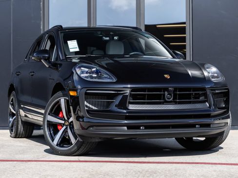 Certified 2026 Porsche Macan S AWD/4WD image 6