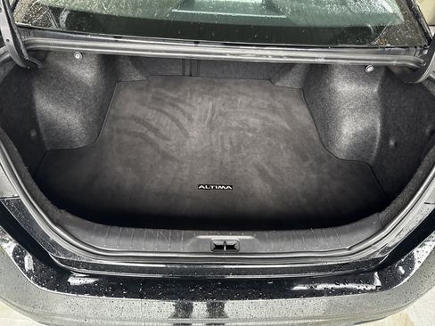 Used 2024 Nissan Altima 2.5 S FWD image 27
