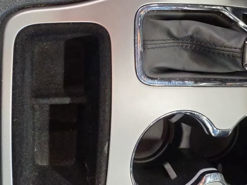 Used 2018 Jeep Grand Cherokee Altitude AWD/4WD image 22