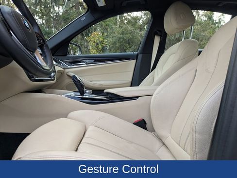 Used 2017 BMW 530i xDrive image 13