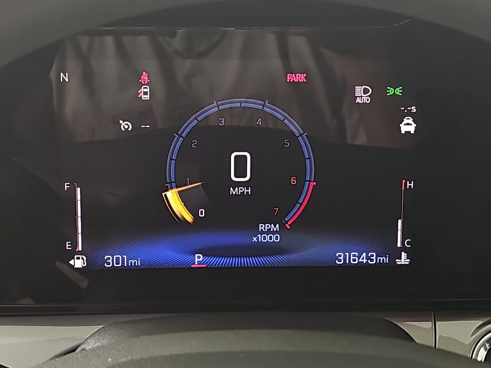 Used 2025 Chevrolet Trax LT FWD image 16