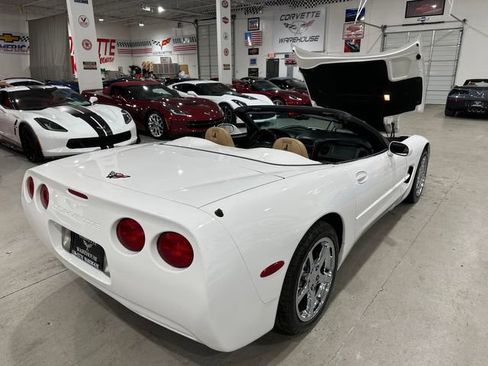 Used 2004 Chevrolet Corvette Convertible w/ Preferred Equipment Group RWD image 29