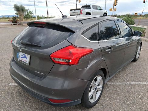 Used 2016 Ford Focus Titanium w/ Titanium Technology Package FWD image 5