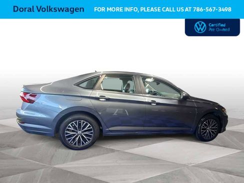 Certified 2021 Volkswagen Jetta SE w/ SE Cold Weather Package FWD image 9