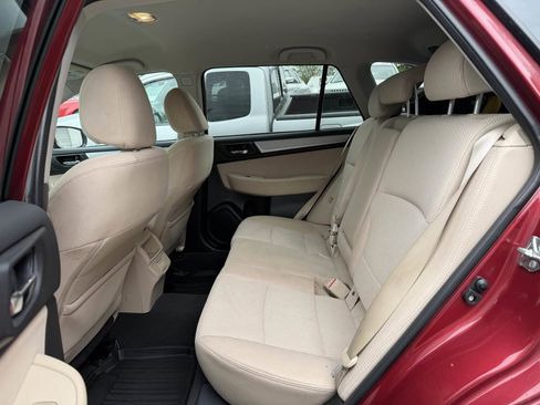 Used 2018 Subaru Outback 2.5i Premium AWD/4WD image 11