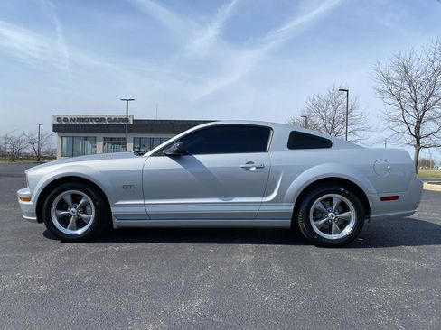 Used 2005 Ford Mustang GT RWD image 8