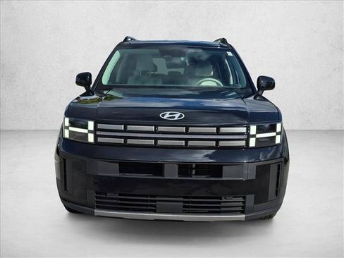 Used 2025 Hyundai Santa Fe SEL FWD image 2