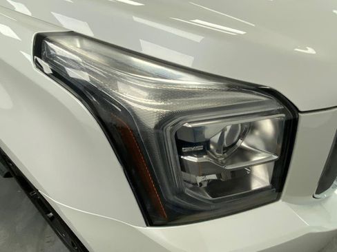 Used 2017 GMC Yukon Denali w/ Open Road Package image 10